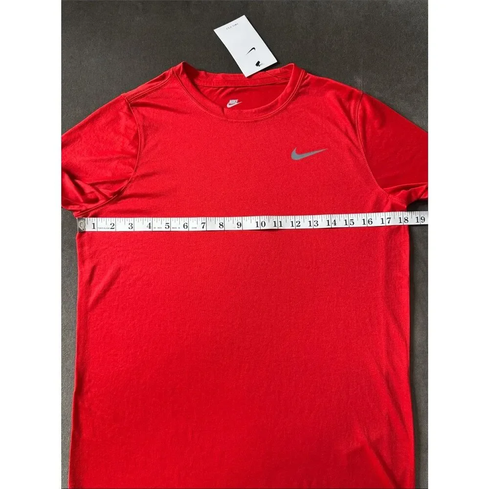 Nike Boys Red Short-Sleeve Dri-FIT Tee with Silver Swoosh 840178-657 Size XL NWT